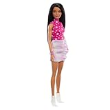 Barbie Fashionistas Puppe Nr. 215 mit schwarzem, glattem Haar, pinkem Oberteil...