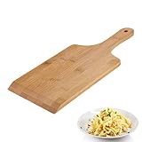 Westmark Spätzlebrett aus Holz für die traditionelle Zubereitung von Spätzle,...